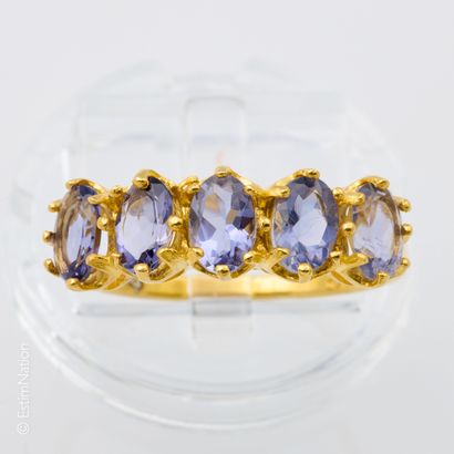 BAGUE TANZANITES
Bague en argent doré 925/°°...