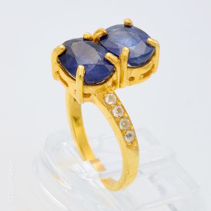 BAGUE SAPHIRS ET TOPAZES
Bague en argent...