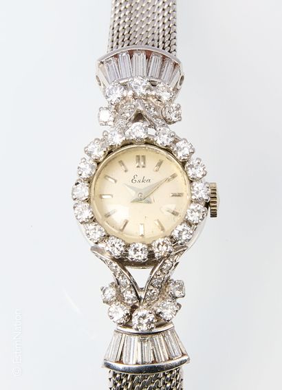 ESKA 
Bracelet montre de dame en or gris...