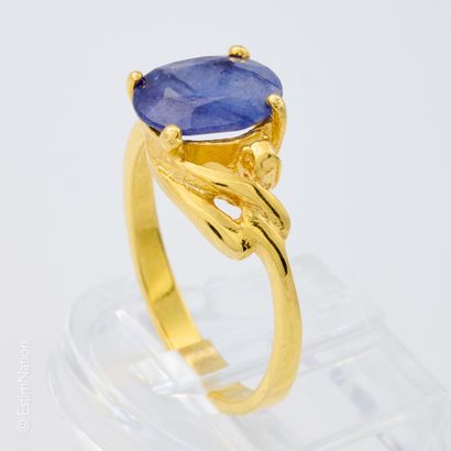 BAGUE SAPHIR 
Bague en argent doré 925/°°,...