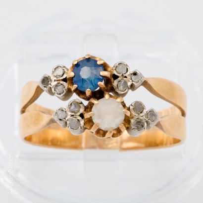 BAGUE OR ET SAPHIR
Bague composée de deux...