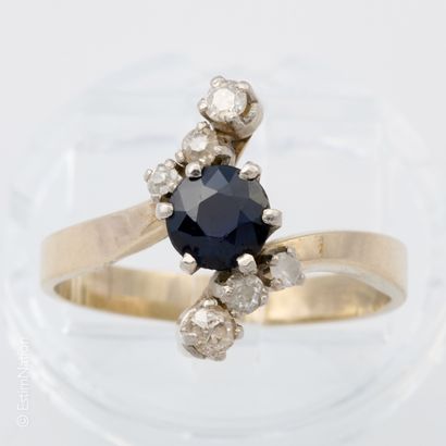 BAGUE PLATINE, OR GRIS, SAPHIR ET DIAMANTS
Bague...