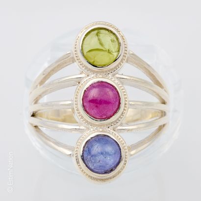 BAGUE SAPHIR RUBIS PERIDOT 
Bague en argent...