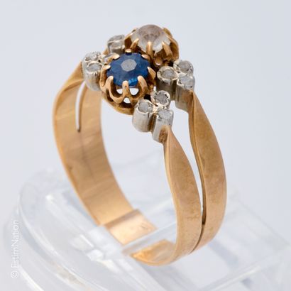 BAGUE OR ET SAPHIR
Bague composée de deux...