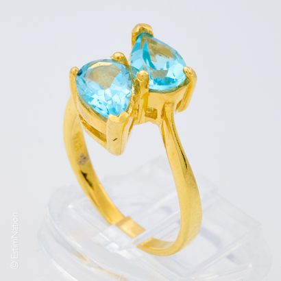 BAGUE TOPAZES 
Bague en argent doré 925/°°...