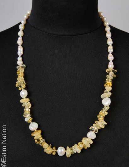 COLLIER PERLES CITRINES 
Long collier composé...