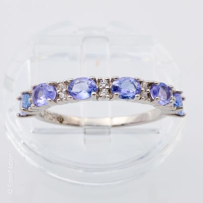 BAGUE TANZANITES 
Bague en argent 925/°°...
