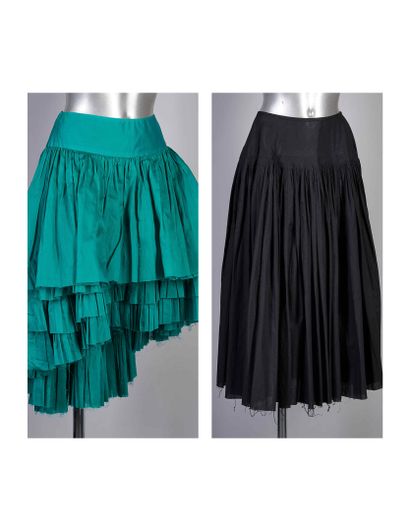 EMANUEL UNGARO, DRIES VAN NOTEN
Stepped skirt...