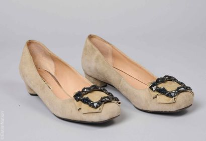 LUCIANO BARACHINI
PAIR OF ESCARPINS in beige...