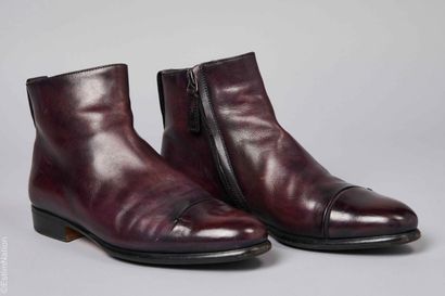 BERLUTI
PAIRE DE BOTTINES en cuir patiné...