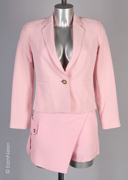 VERSACE
ENSEMBLE en crêpe de soie rose pâle,...
