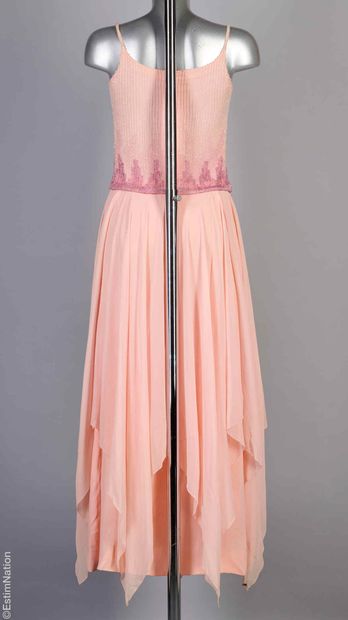 ANONYMOUS VINTAGE COUTURE WORK
Strapless...