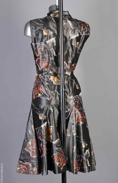 ANONYME CIRCA 1955/60
ROBE en taffetas de...
