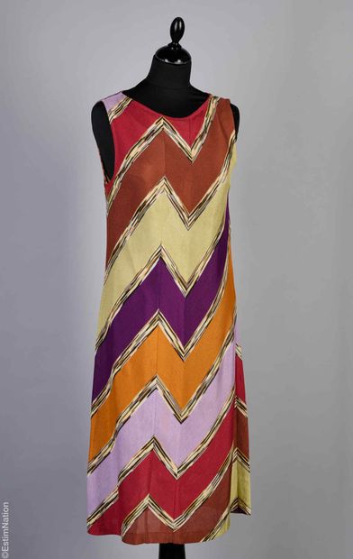 MISSONI (COLLECTION PRINTEMPS-ETE 1998)
ROBE...