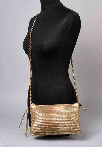 ZADIG ET VOLTAIRE
SAC en peau métallisé doré,...