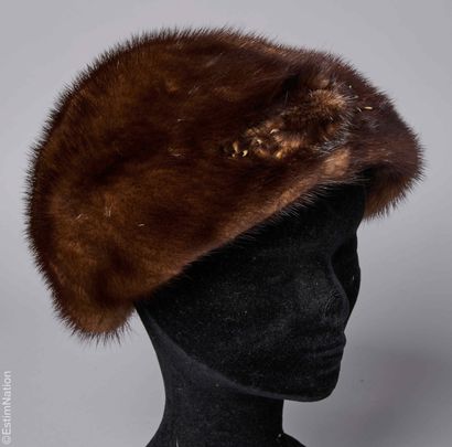 ANONYME VINTAGE
CHAPEAU à bords en vison...