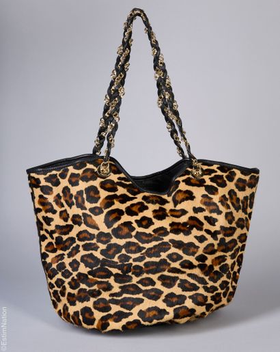 DKNY
CABAS in mottled foal calfskin trimmed...
