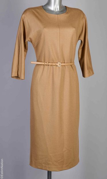 MAX MARA
ROBE en probablement laine et cachemire...
