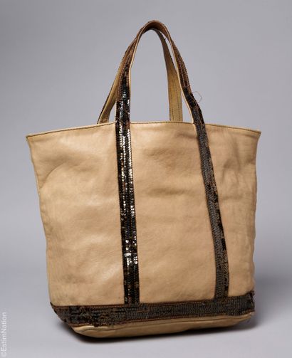 VANESSA BRUNO
CABAS en cuir taupe et sequins...