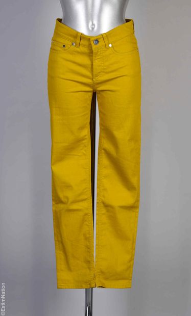 LORO PIANA
QUATRE PANTALONS : le premier...