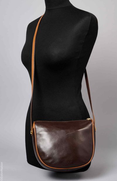 GUCCI CIRCA 1970
PETIT SAC en cuir camel...