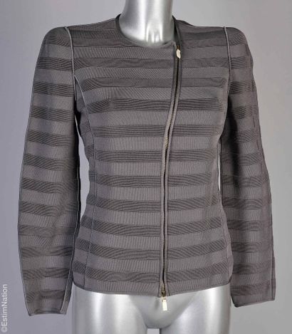 GIORGIO ARMANI (COLLETION FALL 2015)
ENSEMBLE...