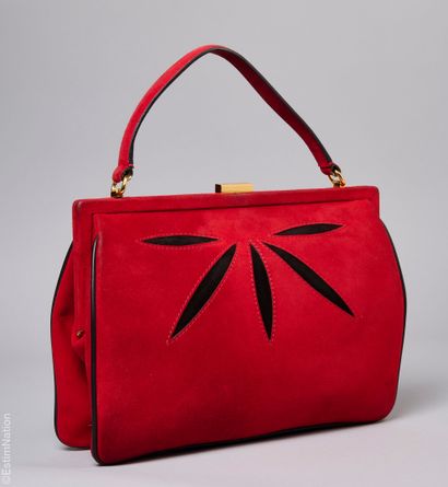 MARNI
SAC en peau rouge orné d'un motif végétal...