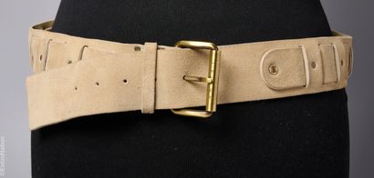 CELINE
LARGE CEINTURE d'inspiration cartouchière...