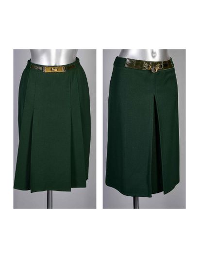 CELINE CIRCA 1970
DEUX JUPES en laine vert...