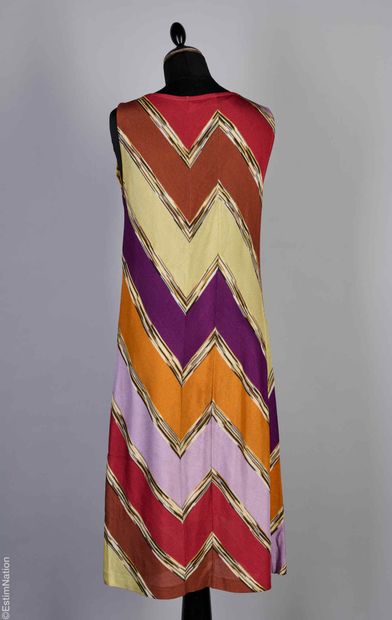 MISSONI (COLLECTION PRINTEMPS-ETE 1998)
ROBE...