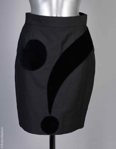 CHEAP AND CHIC BY MOSCHINO VINTAGE
Suit skirt...