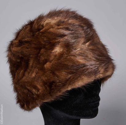 ANONYME VINTAGE
CHAPEAU à bords en vison...