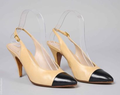 CHANEL
PAIRE DE 