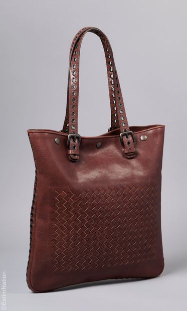BOTTEGA VENETA
SAC en cuir vieilli chocolat...