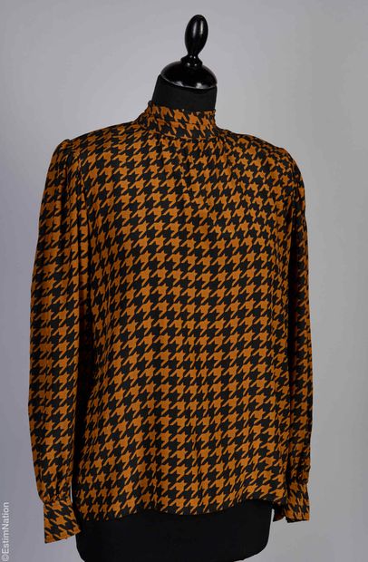 YVES SAINT LAURENT VARIATION FIN 1980
BLOUSE...