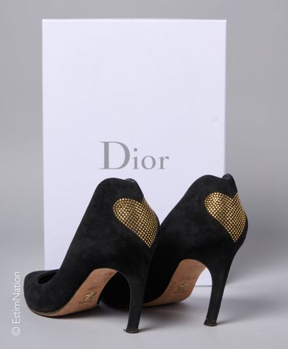 CHRISTIAN DIOR
PAIRE D'ESCARPINS 