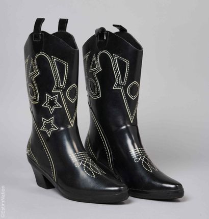 JCDC PAR JC DE CASTELBAJAC
PAIRE DE BOTTES...