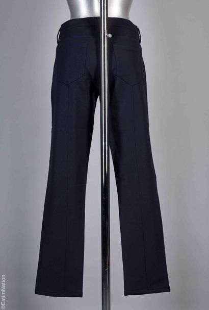 PRADA
PANTALON en épais polyester et probablement...
