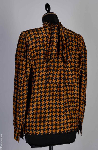 YVES SAINT LAURENT VARIATION FIN 1980
BLOUSE...