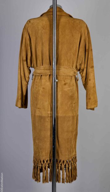 GIANFRANCO FERRE CIRCA 1990
MANTEAU en peau...