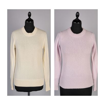 BURBERRY
PULL in ivory cashmere knit, ribbed...