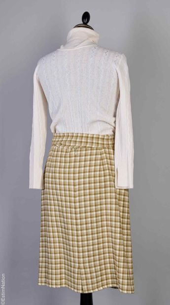 CELINE, M MISSONI
Wool skirt with khaki and...