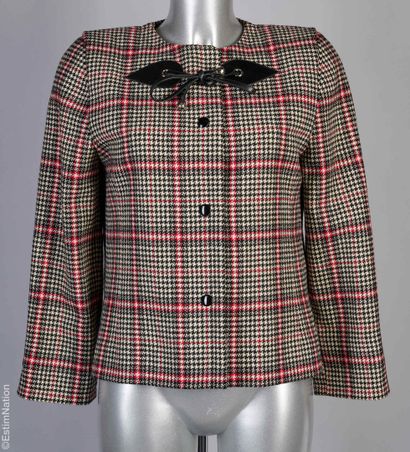 PIERRE CARDIN FIN 1990
VESTE en laine façonnée...