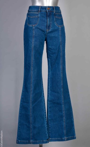 SEE BY CHLOE
PANTALON évasé en denim bleu...