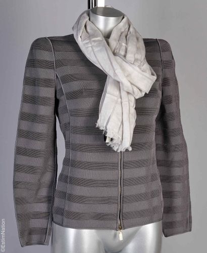 GIORGIO ARMANI (COLLETION FALL 2015)
ENSEMBLE...