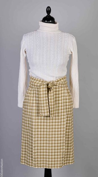 CELINE, M MISSONI
Wool skirt with khaki and...