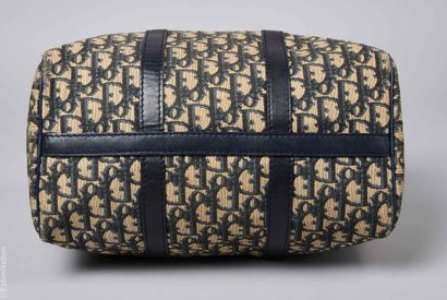 CHRISTIAN DIOR CIRCA 1968/70
SAC 24H en toile...