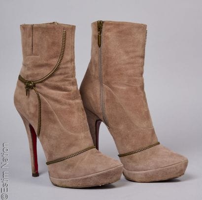 CESARE PACIOTTI
Pair of taupe leather wedge...