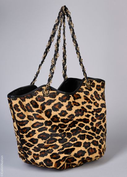 DKNY
CABAS in mottled foal calfskin trimmed...