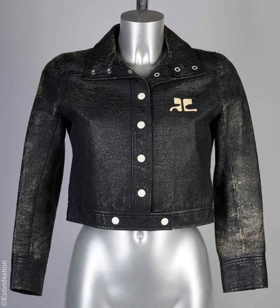 COURREGES
BLOUSON iconique en vinyle noir,...